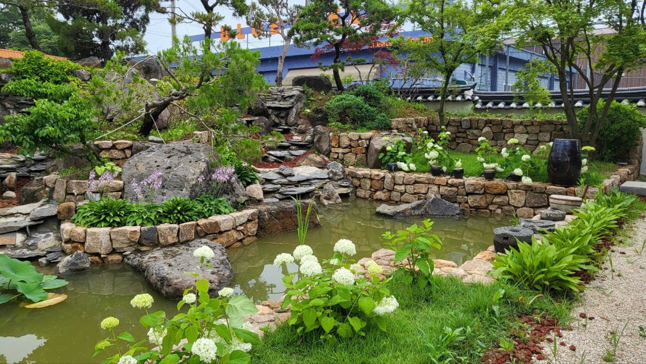 푸른 한옥 이미지 2