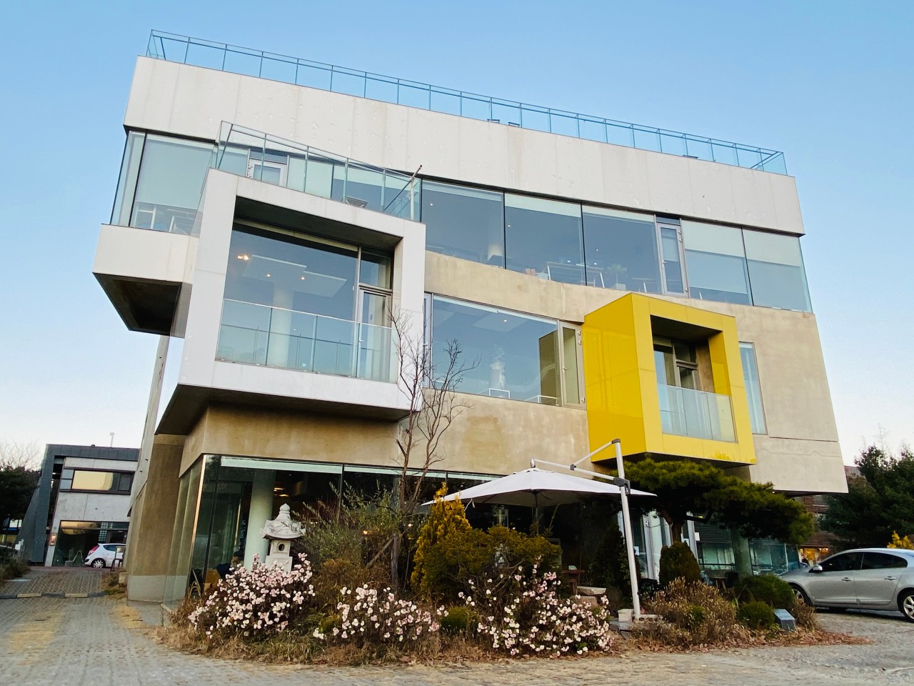 커피공장103 헤이리점 이미지 2