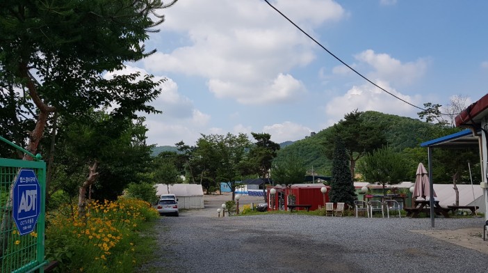 강촌하늘아래 글램핑 이미지 5