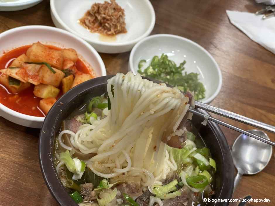 60년전통예산장터국밥 이미지 3