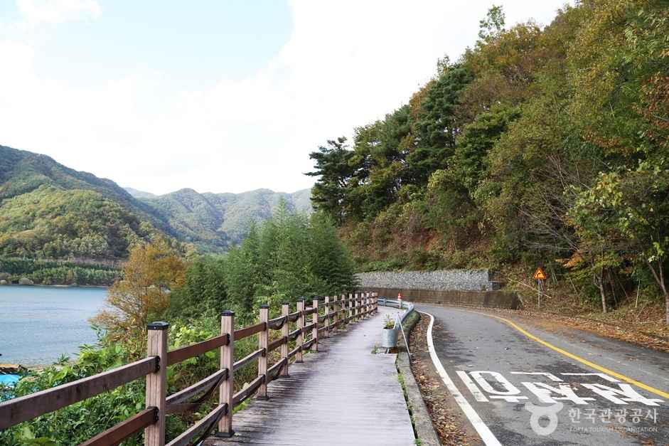 청암 하동호 산중호수길 이미지 3