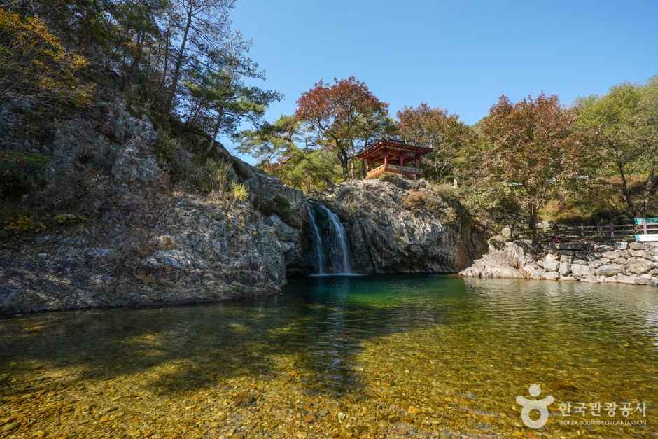 경북 상주 장각폭포_여름철 물놀이 이미지 2