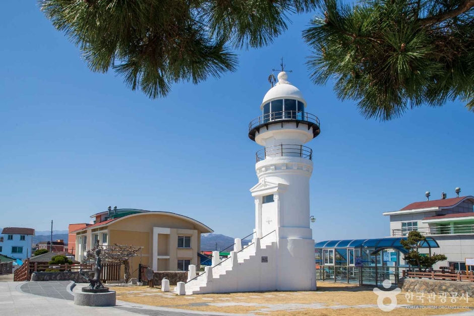 주문진 등대 이미지 1