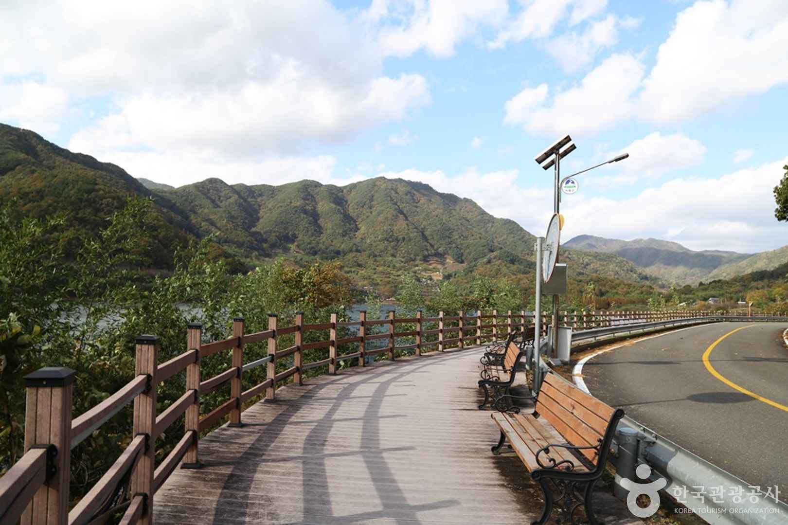 청암 하동호 산중호수길 이미지 5