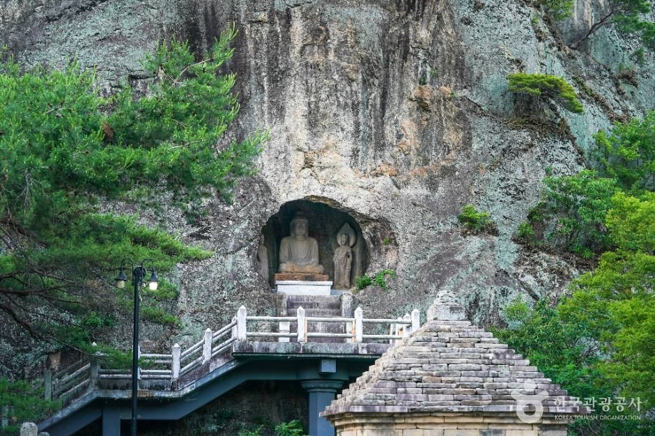 군위 아미타여래삼존 석굴 이미지 6