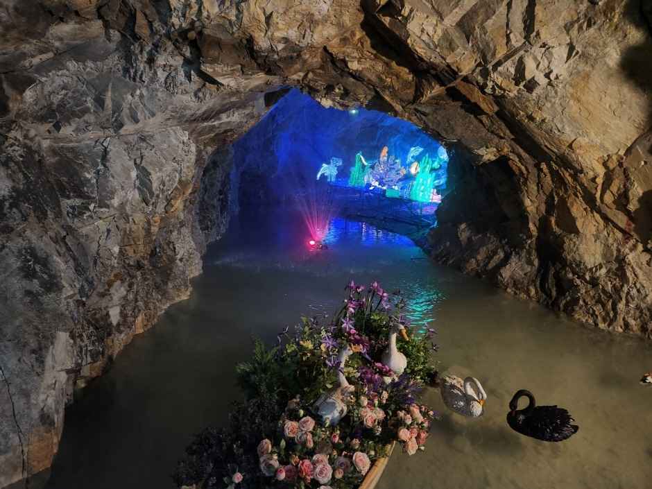 충주 활옥동굴 이미지 1