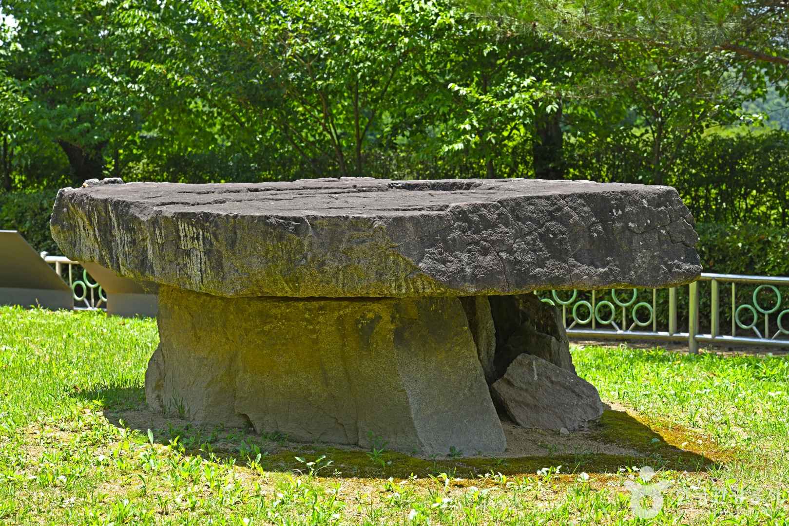 옥천 석탄리 고인돌 이미지 3