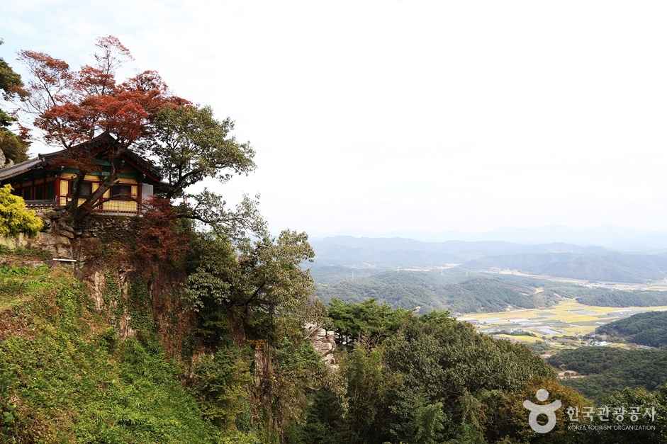 경남산청 정취암_기암절벽에 자리잡은 이미지 2