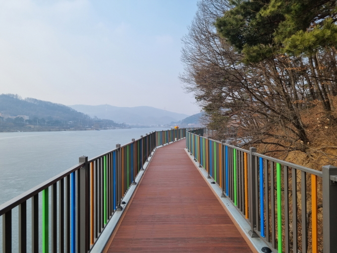 안성 덕산저수지 산책로 이미지 1