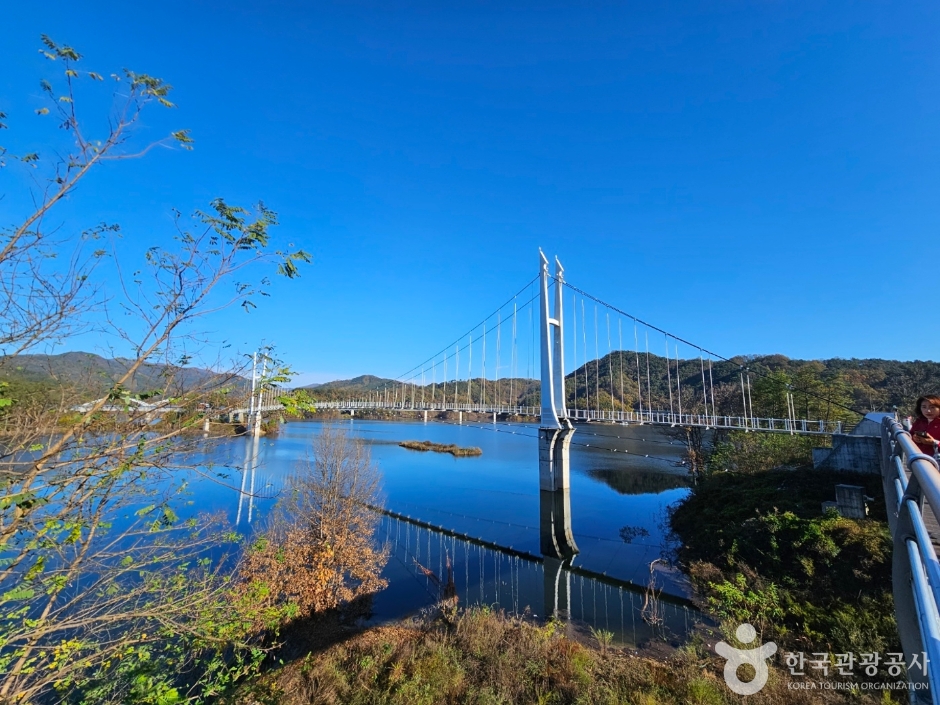 부항댐 출렁다리 이미지 4
