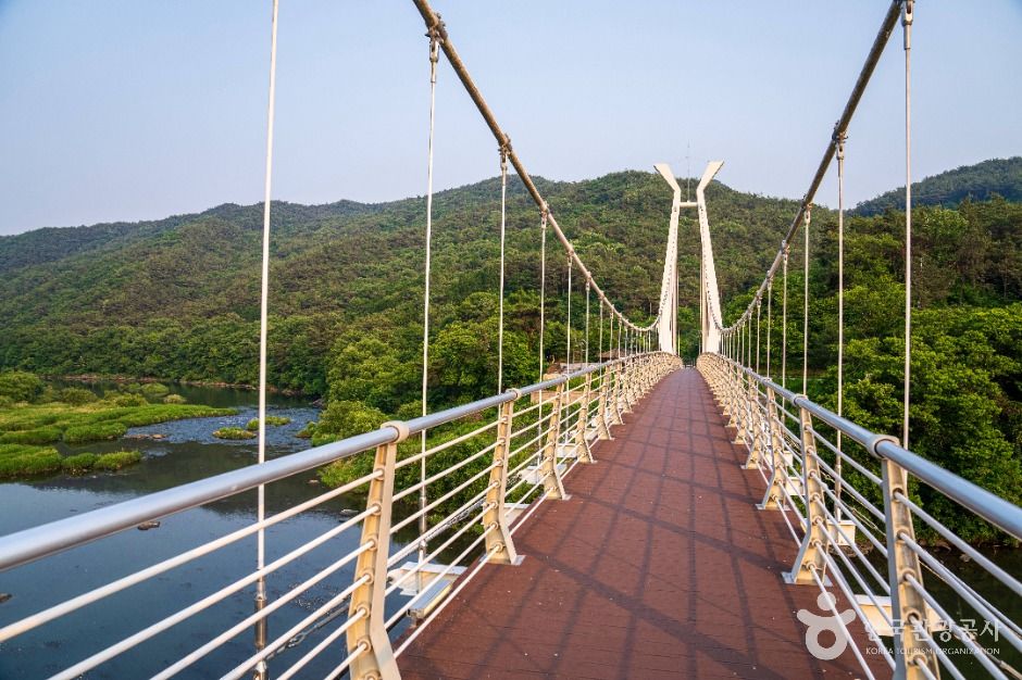 대황강 출렁다리 이미지 3