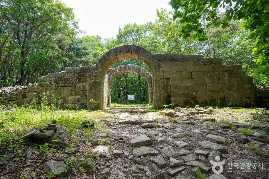 군위 화산산성 전망대 이미지 6