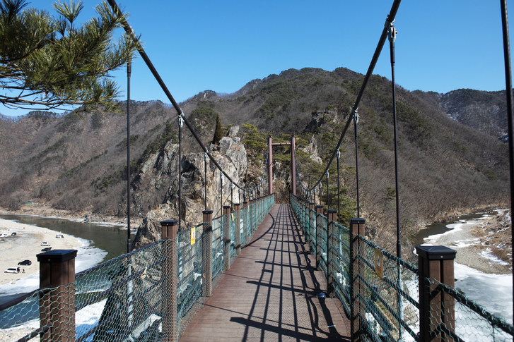 충주 수주팔봉 출렁다리 _캠핑성지 이미지 6